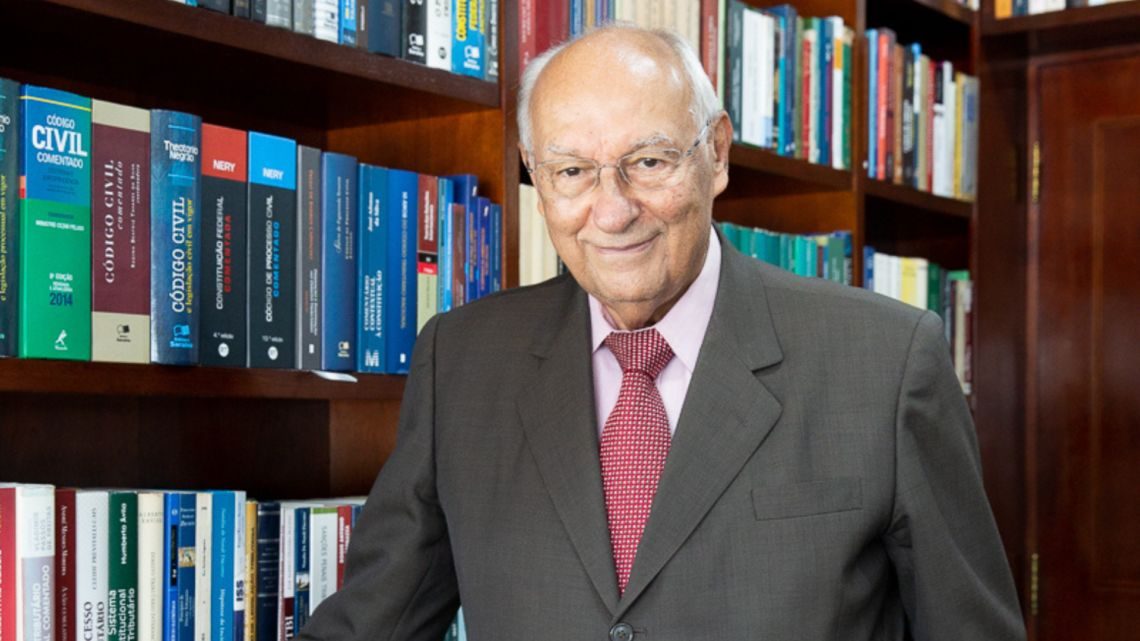 Bolsa Família e MP das bets: Ives Gandra alerta para o populismo fiscal